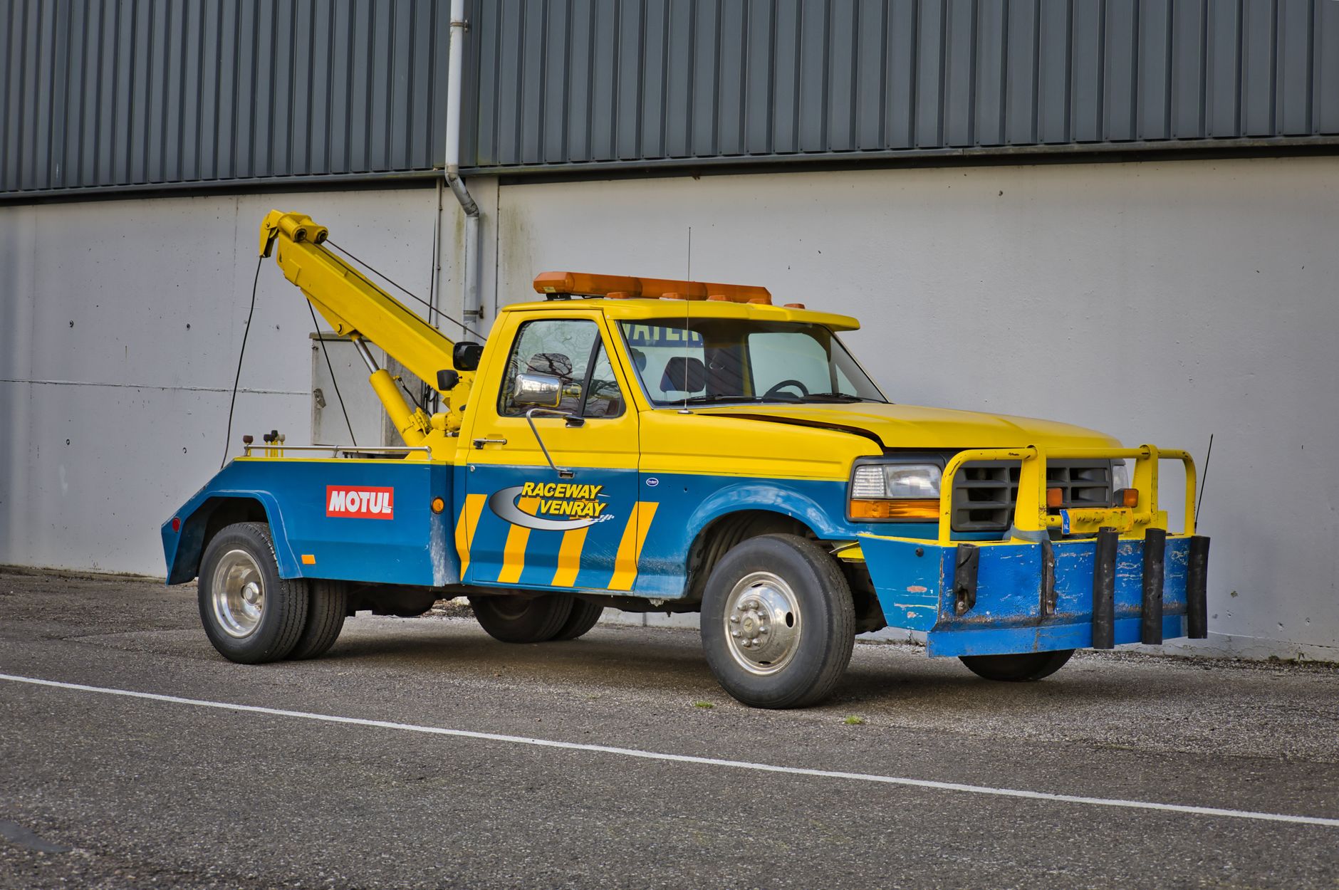 Remorquage voiture équipe à Issy-les-Moulineaux